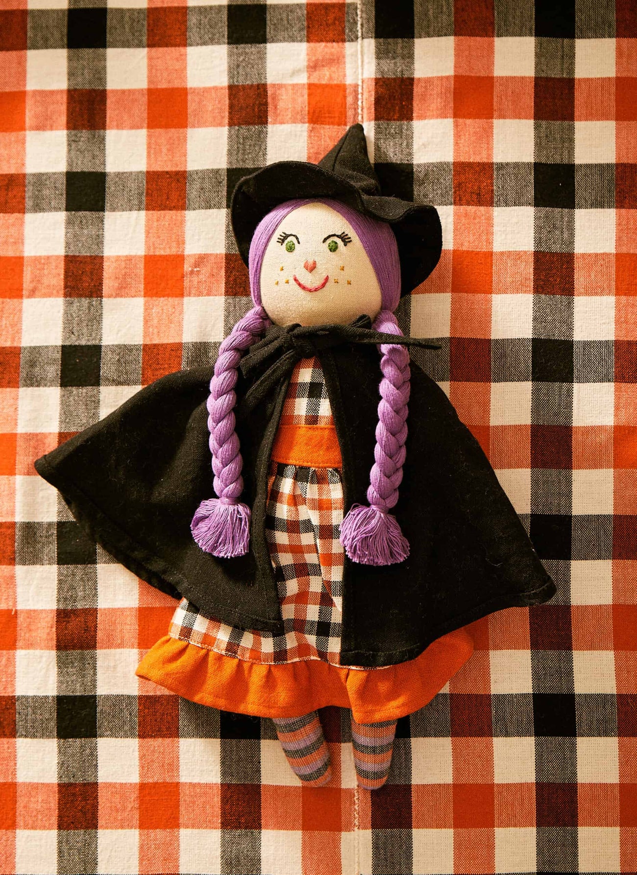 HTH HALLOWEEN DOLL GWENDOLYN